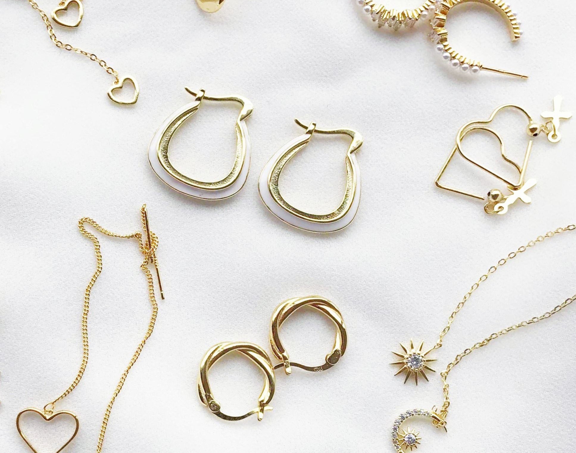 Types of gold jewellery explained - Live By Gold