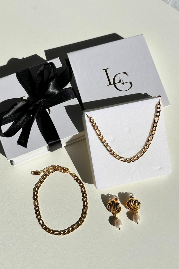 Figaro Necklace & Gabrielle bracelet & Shelly Earrings - Live By Gold